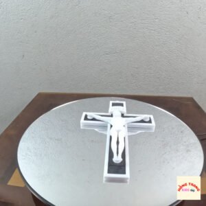 Tượng Chúa Giê-su chịu nạn trên Thánh Giá